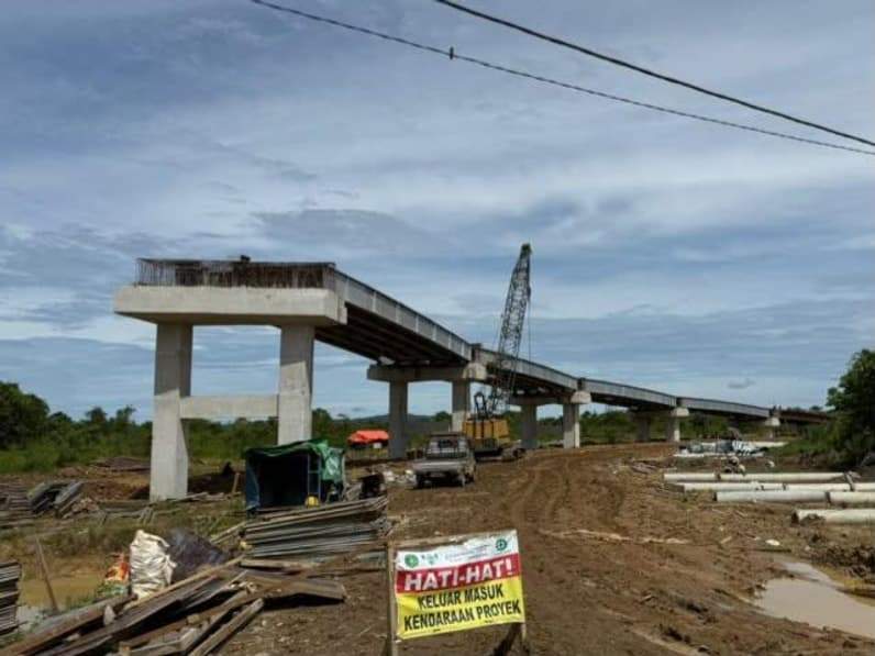 Progres pembangunan jembatan sebulu (Doto: Aswin/pusaranmedia.com)
