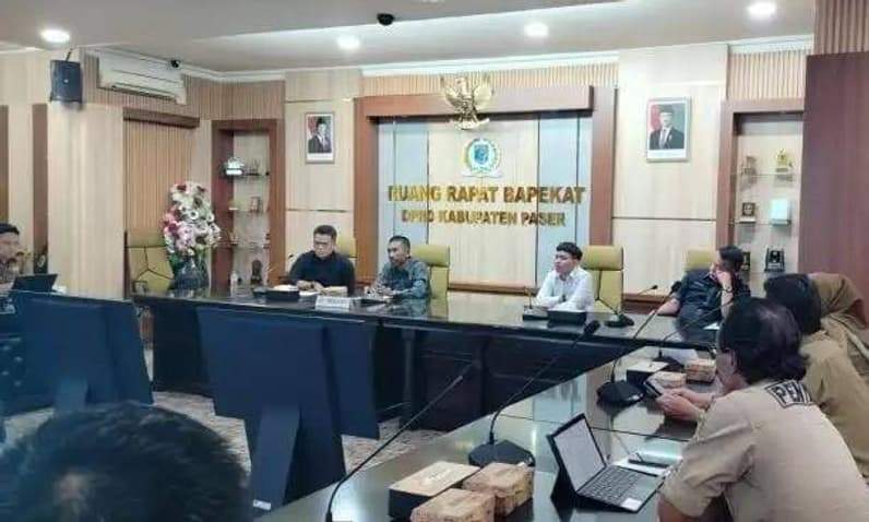 Saat RDP antara Pansus II DPRD Paser dengan instansi terkait membahas Raperda Minol serta Tempat Hiburan dan Rekreasi. (Foto : Dok DPRD Paser)