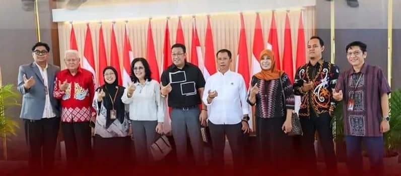Momen foto bersama usai kegiatan peninjauan rencana pembangunan Kampus UBT 2. (Foto : Istimewa)