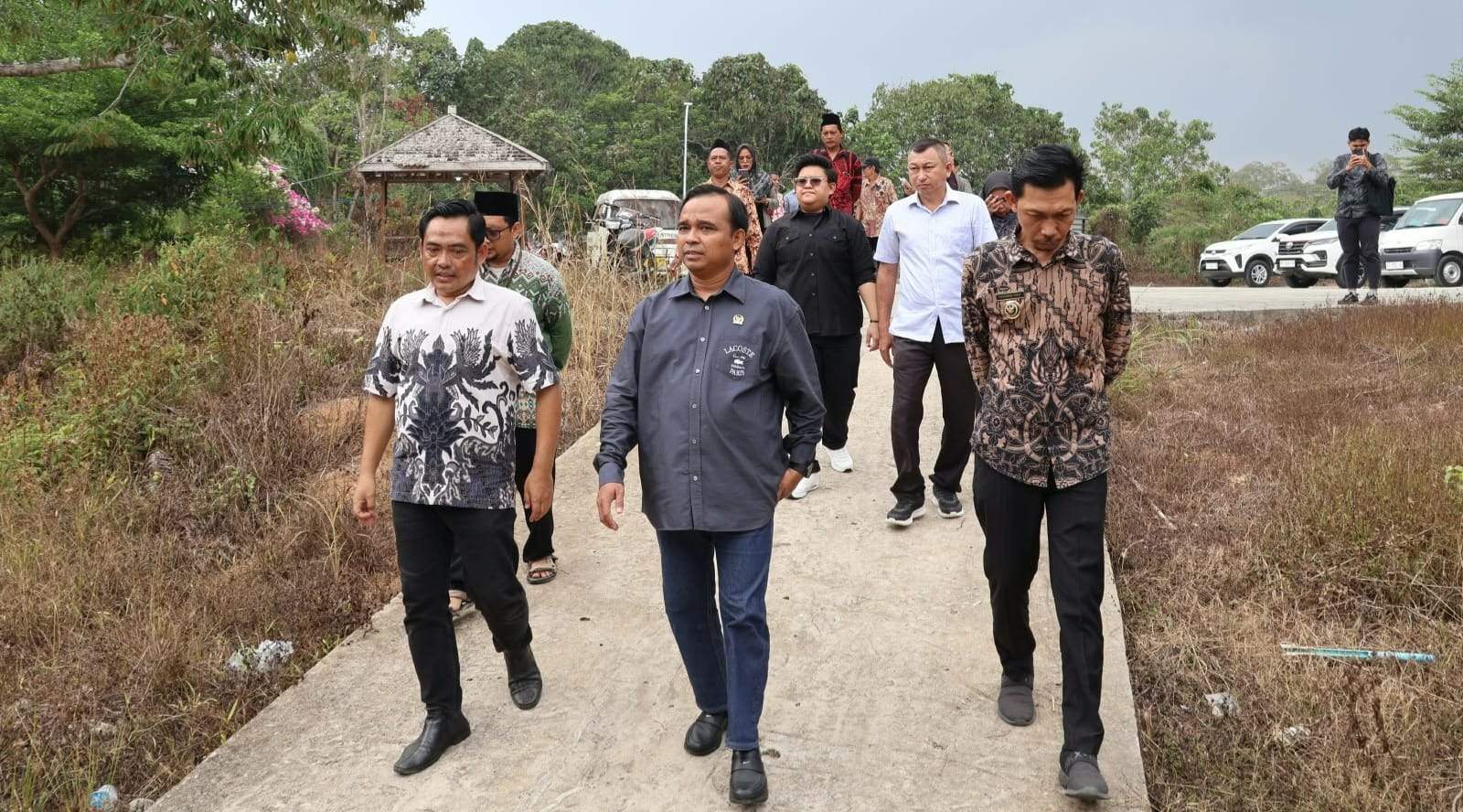 Peninjauan Pondok Pesantren Al Farisyah Hasyim di Desa Rapak Lambur, Kecamatan Tenggarong (Foto: Tim Desman)