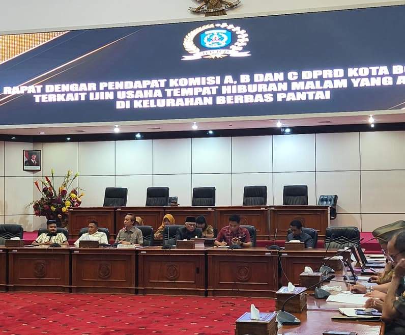 RDP Komisi A, B, dan C DPRD Kota Bontang Terkait Izin Usaha THM yang ada di Wilayah Kelurahan Berebas Pantai. (Foto: Lutfi Aziz/Pusaranmedia.com)