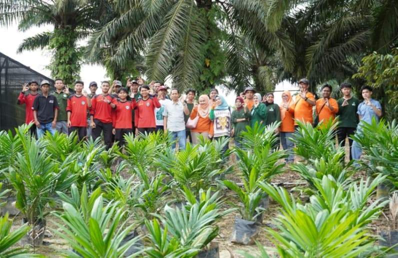 Harga TBS di Provinsi Kaltim buat pengusaha sawit senang, Tembus hingga Rp3.469,60 per Kilogram. (Foto: Plt Kadis Perkebunan Ahmad Muzakkir)