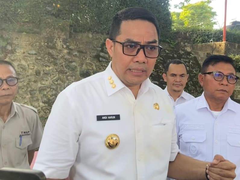 Wali Kota Samarinda, Andi Harun menegaskan tak boleh ada pungutan apapun di sekolah yang memberatkan orang tua siswa. (Foto: Tri/Pusaranmedia.com)
