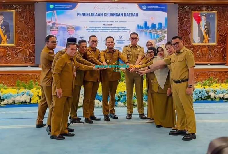 Pemprov Kaltim dan kepala daerah dari 10 kabupaten/kota rapat bahas pengelolaan keuangan daerah. (Foto: Herdi/Pusaranmedia.com)