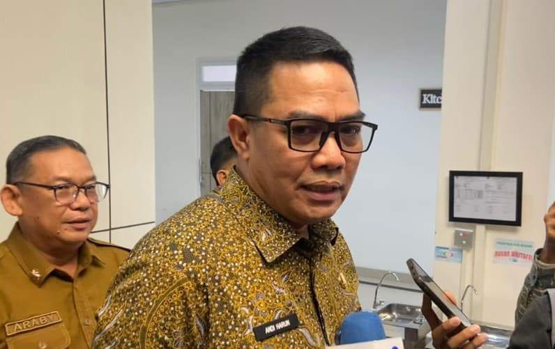 Wali Kota Samarinda, Andi Harun menegaskan tak boleh ada pejabat yang terlibat pelanggaran dalam pelaksanaan SPMB, Senin (25/5/2026). (Foto: Tri/Pusaranmedia.com)