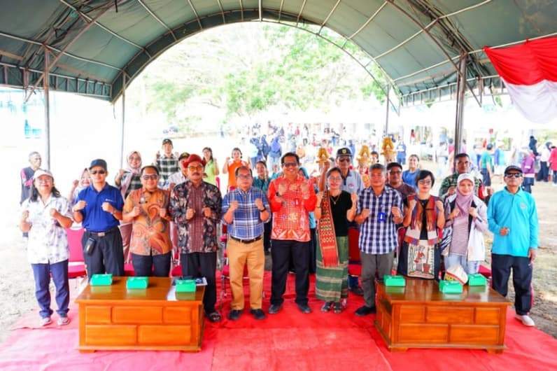 Pasar Satu Hari Danau Kanaan dan Lomba Tari Ma’ Gellu’ (Dok:Lutfi Aziz/Pusaranmedia.com)