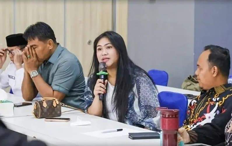 Ketua Komisi IV DPRD Kaltara, Tamara Moriska, saat memimpin rapat tentang jaminan kesehatan Pegawai SPPG. (Foto: Istimewa)