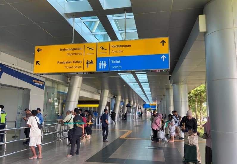 Ilustrasi aktivitas di Bandara APT Pranoto. (Foto: Tri/Pusaranmedia.com)
