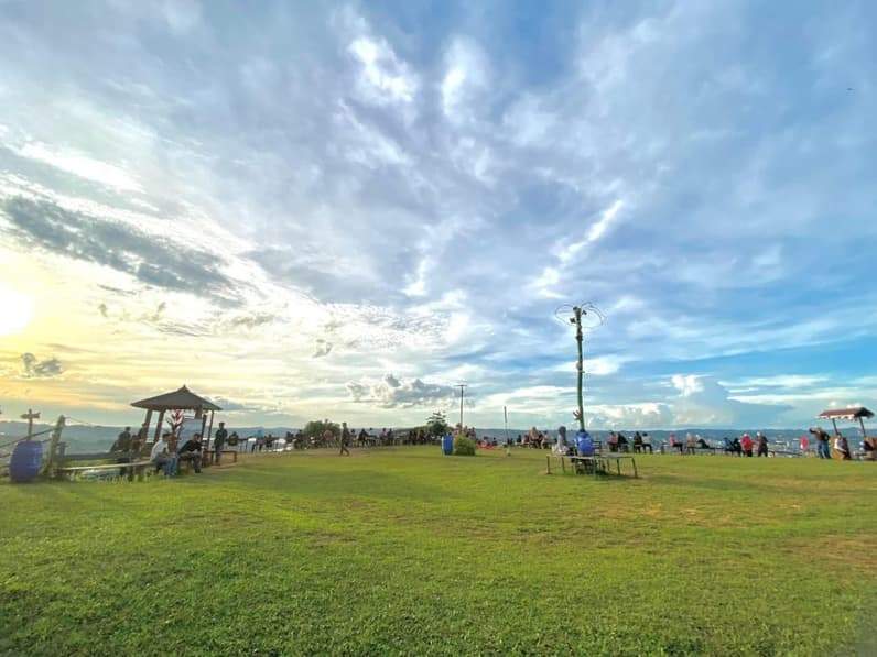 Keindahan Bukit Steling, Selili, Kota Samarinda. (Foto: Tri/Pusaranmedia.com)