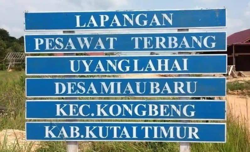 Plang Pesawat Terbang Uyang Lahai Desa Miau Baru, Kecamatan Kongbeng, Kabupaten Kutai Timur. (Foto: Istimewa)