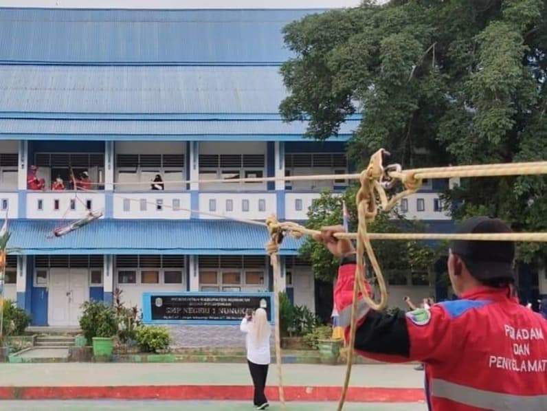 Pelatihan keselamatan yang dilaksanakan Disdik Nunukan di SMPN 1 Nunukan (Foto: Disdik Nunukan)