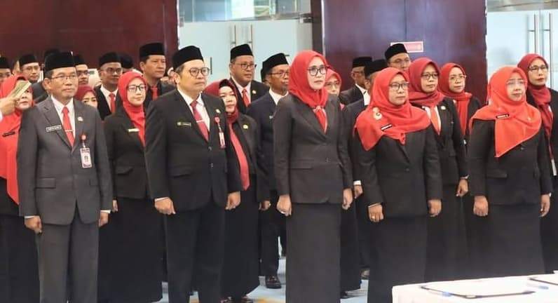 Pelantikan 49 ASN di lingkungan Pemprov Kaltim, di Kantor Gubernur Kaltim. (Foto: Herdi/Pusaranmedia.com).