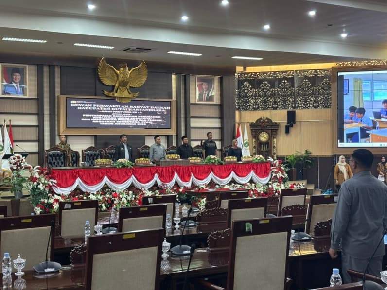 Rapat paripurna penyampaian Rancangan KUA PPAS Pemda Kukar (Foto: Aswin/pusaranmedia.com)