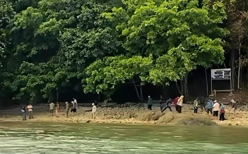 Wisata Tanjung Sinondok di Kampung Teluk Sumbang. (Foto: Disbudpar Berau)