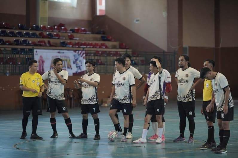 Tim Futsal Nunukan A yang keluar sebagai Runner Up setelah menahan imbang Tim Tarakan dengan skor 2-2. (Foto: SIWO PWI Nunukan)