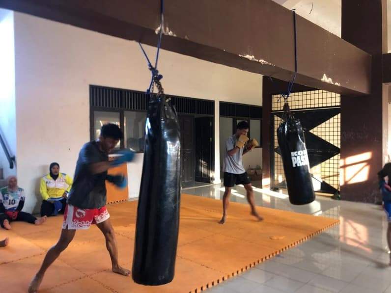 Atlet wushu Paser berlatih di Stadion Sadurengas. (Foto: Luthfi/Pusaranmedia.com)
