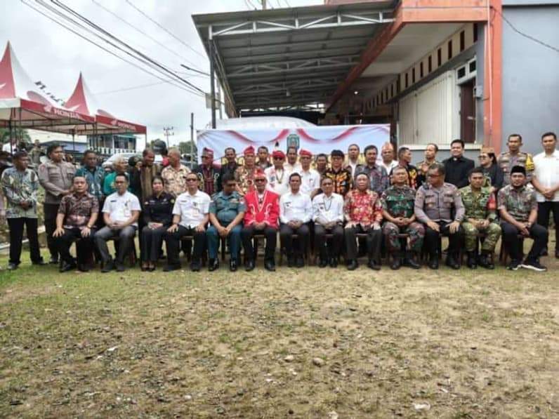 Proses perdamaian antara dua kelompok di Nunukan dan disaksikan sejumlah Forkopimda. (Foto: Kesbangpol Nunukan)