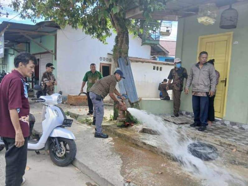 Pemeriksaan hidran oleh Disdamkarmat Nunukan (Foto: Disdamkarmat Nunukan)