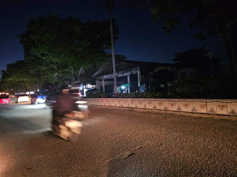 Kondisi pemadaman listrik bergilir di tengah kota Samarinda. (Foto: Herdi/Pusaranmedia.com).