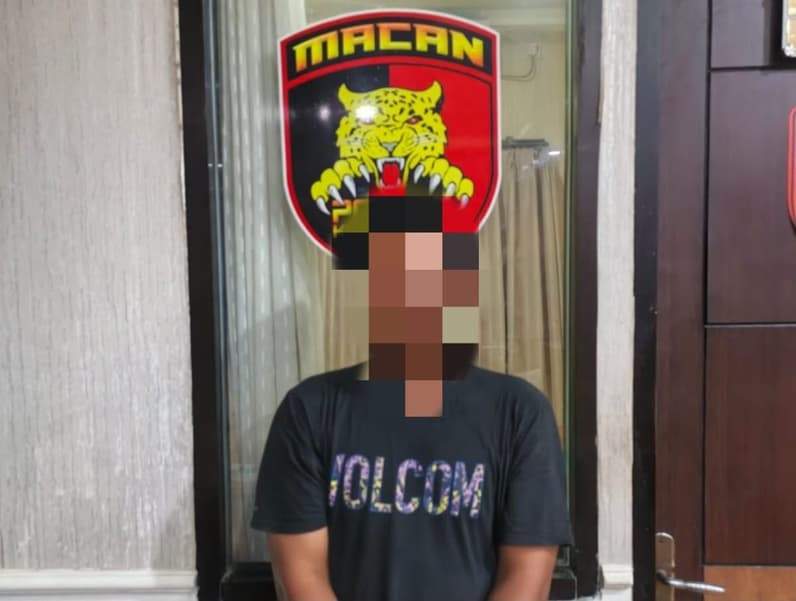 Terlihat seorang pria berinisial MFA (30) ditangkap Tim Macan Satreskrim Polres Kutai Timur bersama Unit Reskrim Polsek Sangatta. (Foto: Dok.Polres Kutim)