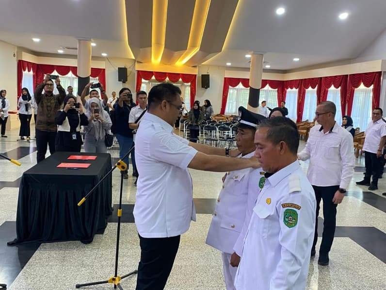 pelantikan Kepala Desa Antar Waktu Long Beleh Modang serta Penjabat (Pj) Kepala Desa Muai (Foto: Aswin/pusaranmedia.com)