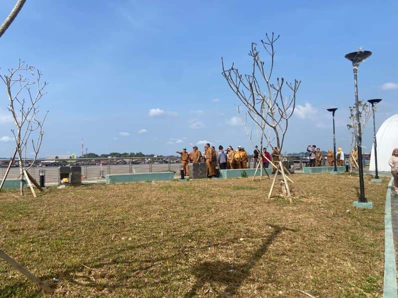 Peninjauan Teras Samarinda dua, Senin (10/8)2026), Pemkot berencana akan membuka kawasan tersebut untuk masyarakat pada September 2026. (Foto: Tri/Pusaranmedia.com)