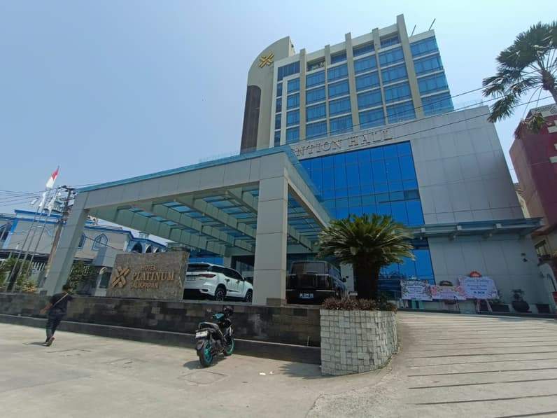Gedung Platinum Hotel & Convention Hall Balikpapan. (Foto: Achmad Fadillah/Pusaranmedia.com)