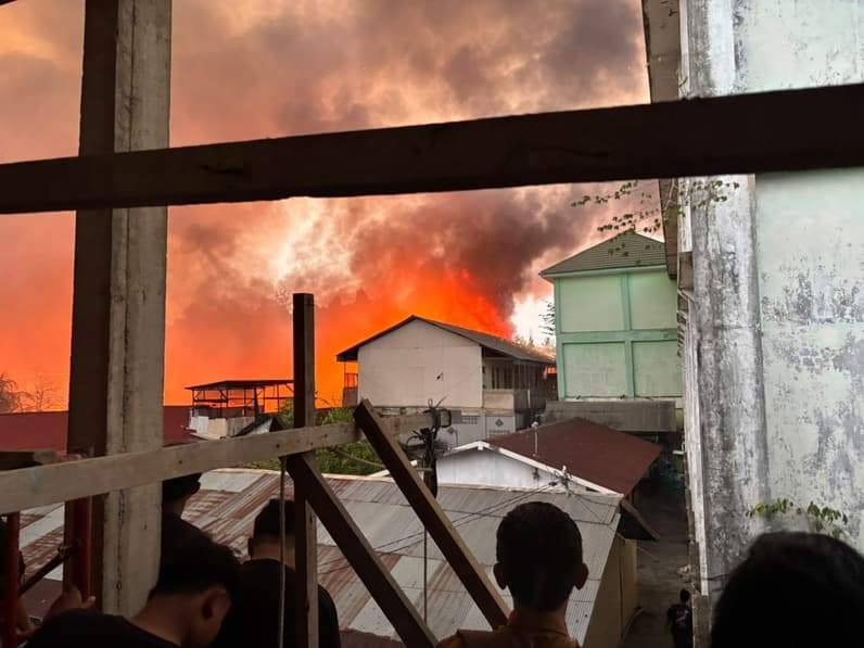 Kebakaran diwilayah danau Aji tenggarong. (Foto: Aswin/Pusaranmedia.com)