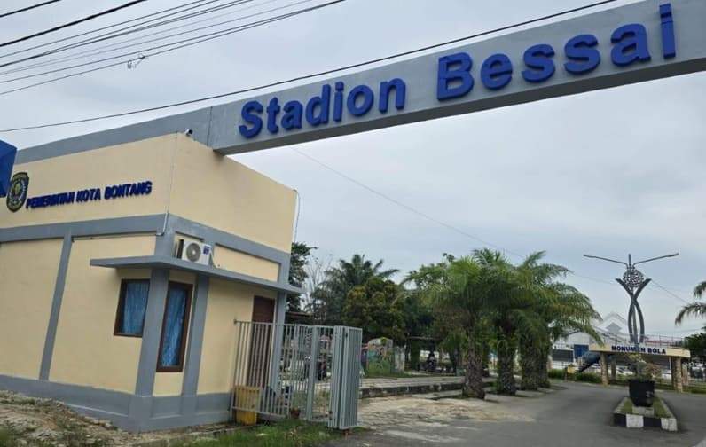 Pintu Masuk Lapangan Bessai Berinta Kota Bontang. (Foto: Lutfi Aziz/Pusaranmedia.com)
