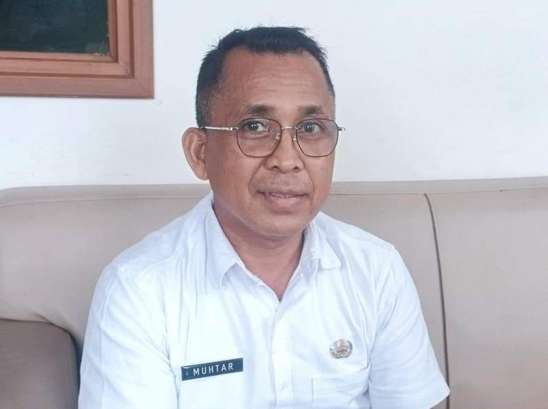 Plt Kepala Disdikpora PPU, Muhtar. (Foto: Adi Kade/Pusaranmedia.com)