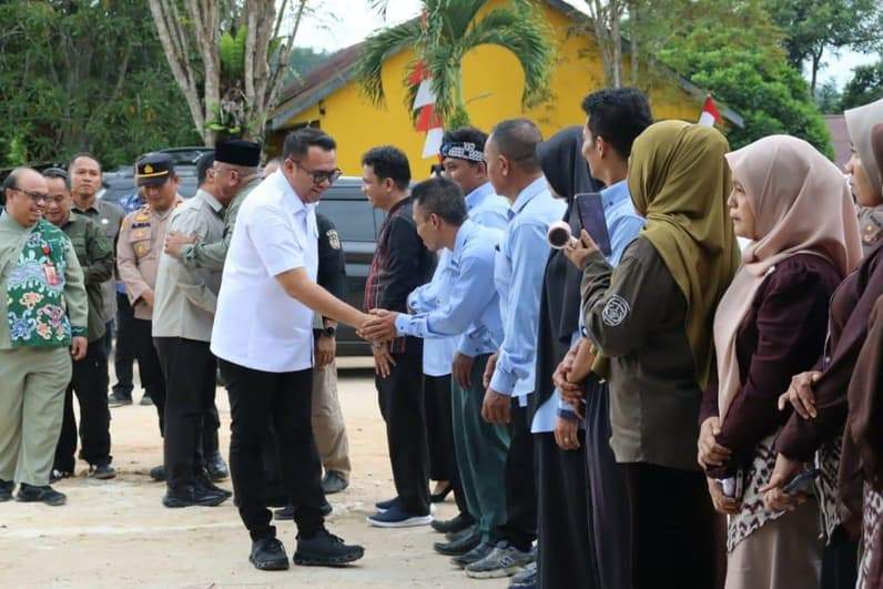 Kunjungan Bupati ke Desa Makarti (Foto: Pemkab Kukar)