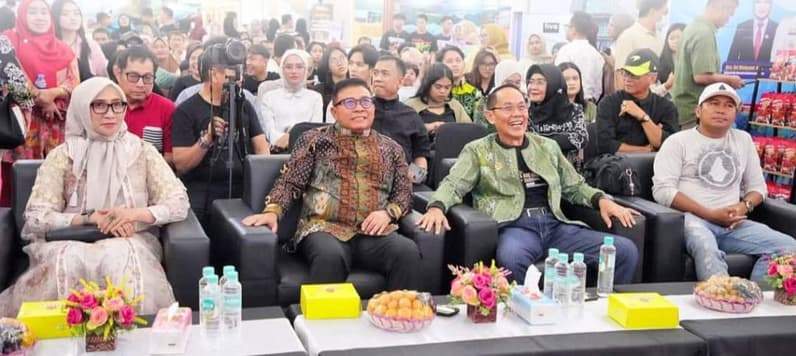 Wakil Wali Kota Samarinda, Saefuddin Zuhri saat menghadiri peringatan Hari Musik Nasional di atrium Big Mall Samarinda, Minggu (19/4/2026). (Foto: Dok. Pemkot Samarinda)