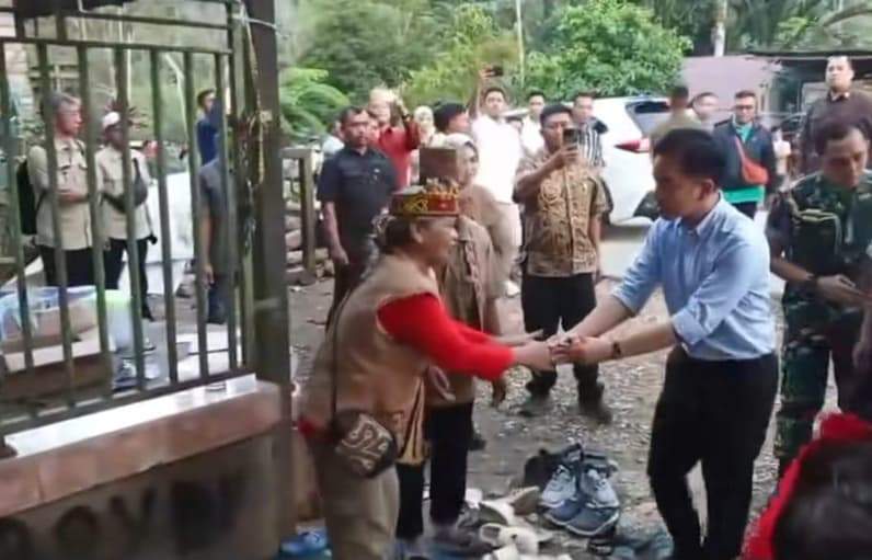 Tangkapan layar saat Wapres kunjungi Muara Kate. (Foto: Istimewa).