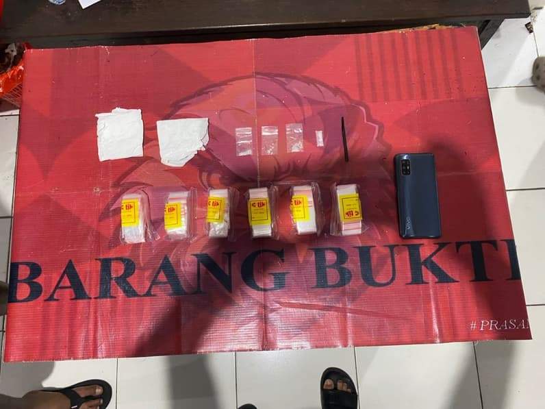 Barang bukti bukti pengungkapan kasus sindikat peredaran sabu di Kecamatan Tanah Grogot, Kabupaten Paser. (Foto : Dok Satresnarkoba Polres Paser)