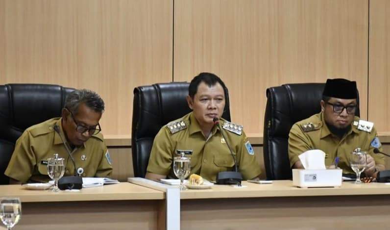 Bupati Paser, dr Fahmi Fadli (tengah). (Foto: Dok.Prokopim Paser)