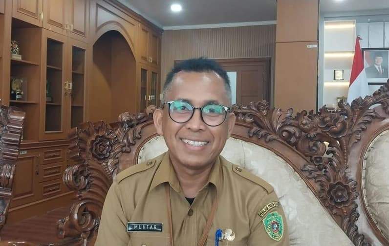Plt Kepala Disdikpora PPU, Muhtar. (Foto: Adi Kade/Pusaranmedia.com)