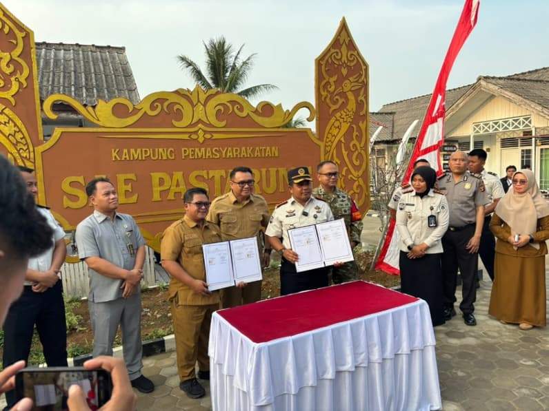 Peresmian SAE PASTARUNG dan penandatanganan prasasti Kampung Bermasyarakat (Foto: Aswin/pusaranmedia.com)