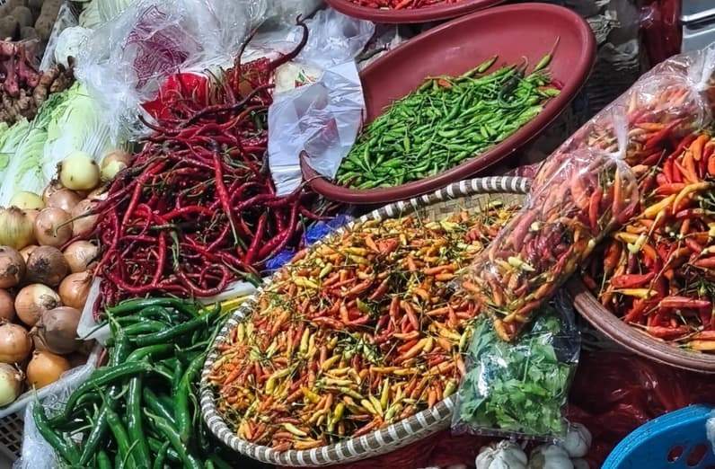 Cabe di Pasar Rawa Indah Kota Bontang. (Foto: Lutfi Aziz/Pusaranmedia.com)
