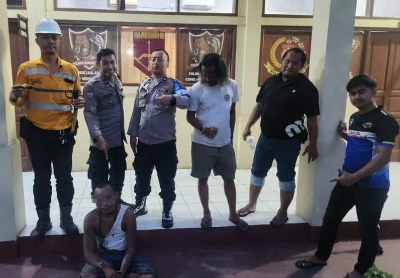 Unit Reserse Kriminal (Reskrim) Polsek Loa Janan mengamankan seorang pria berinisial MM (39) yang diduga membawa senjata tajam tanpa izin. (Foto: Polsek Loa Janan)