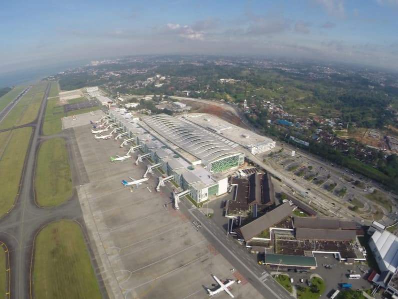 Lanskap bandara Balikpapan. (Foto: Bandara Internasional SAMS Sepinggan Balikpapan)