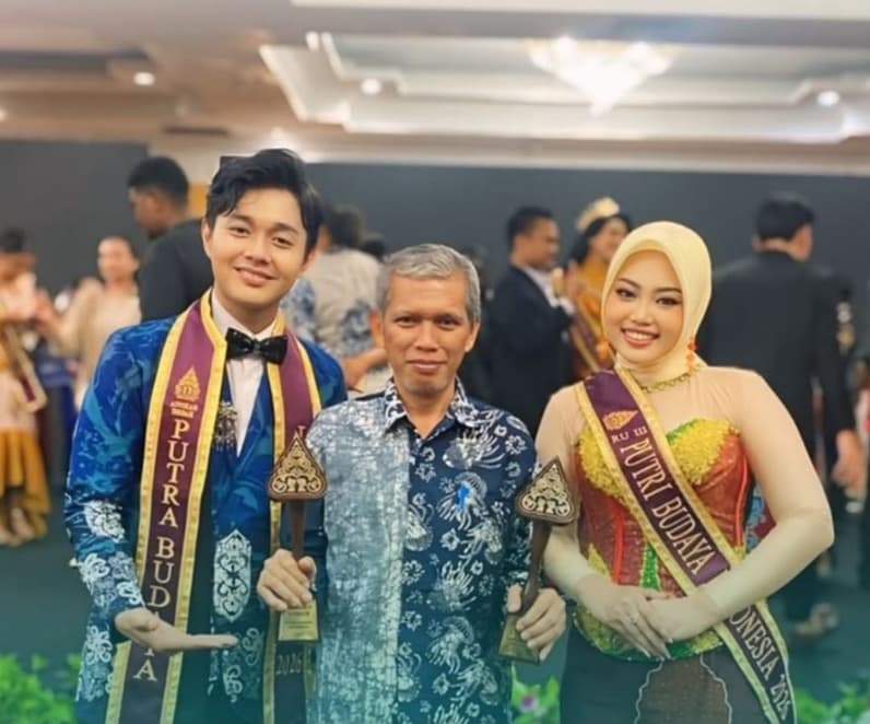 Dua perwakilan Kalimantan Timur asal Berau, di ajang Pemilihan Putra Putri Budaya Indonesia 2026. (Foto: Disbudpar Berau)