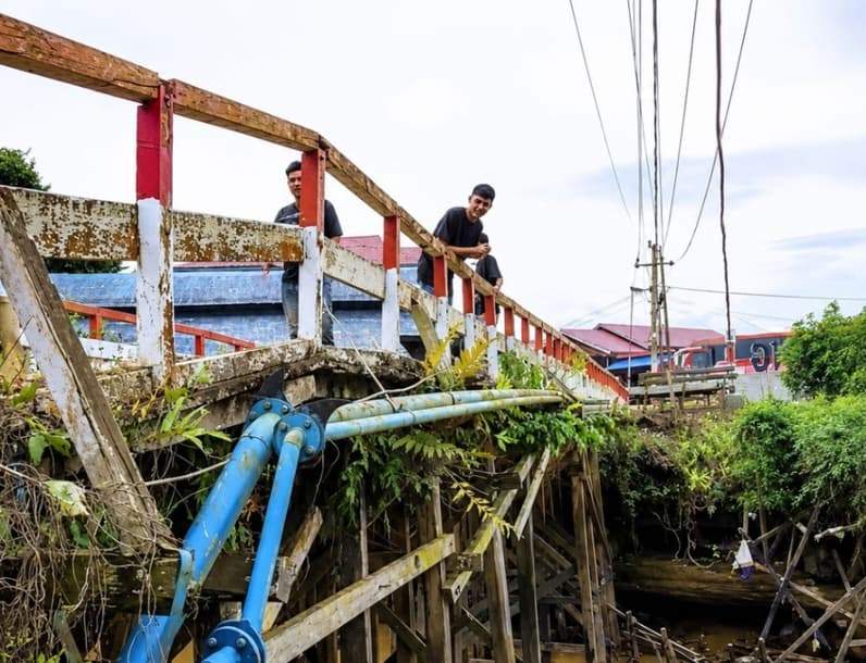 Kondisi jembatan di Desa Sungai Payang Kecamatan Loa Kulu (Foto: Regy Elfadianur)