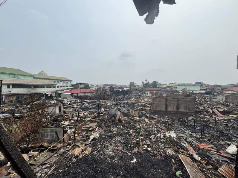 Kondisi kebakaran di kawasan melayu tenggarong (Foto: Aswin/pusaranmedia.com)
