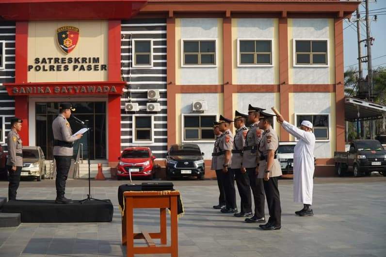 Upacara Serah Terima Jabatan Wakapolres, Kabag Ops dan Kapolsek Batu Sopang di lingkungan Polres Paser. (Foto: Polres Paser)