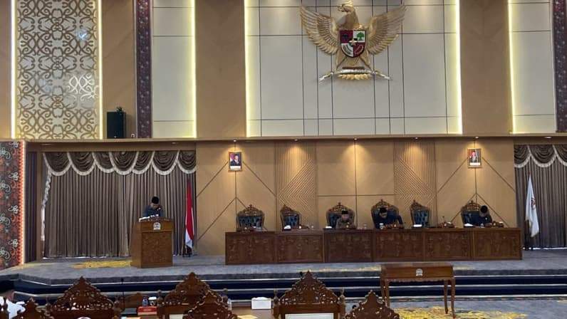 Suasana rapat paripurna DPRD Balikpapan, Jumat (25/9/2026). (Foto: Achmad Fadillah/Pusaranmedia.com)