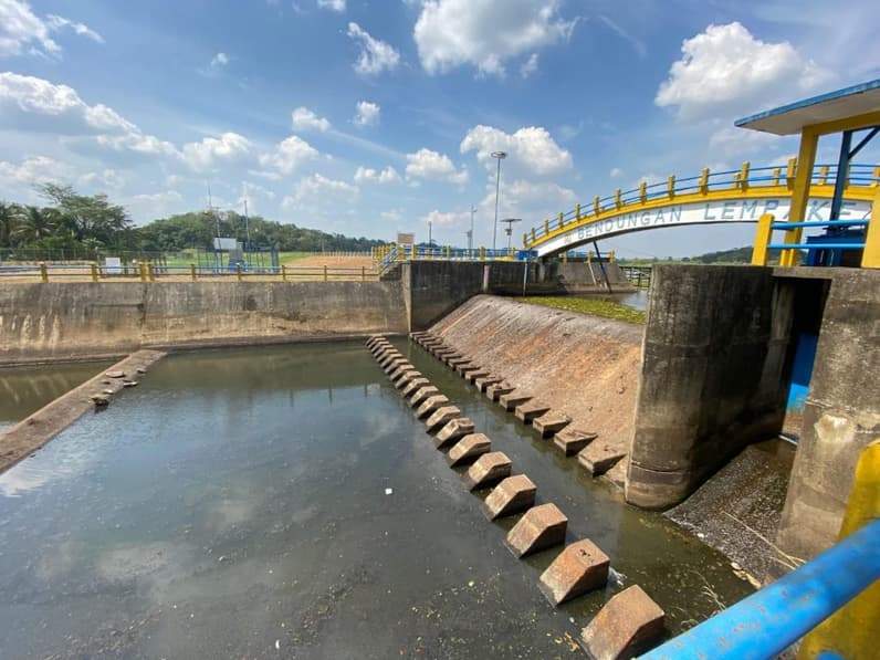 Waduk Benanga, Lempake, Kecamatan Samarinda Utara, debit airnya menyusut sejak Agustus 2026. (Foto: Tri/Pusaranmedia.com)