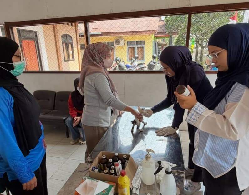 Layanan vaksin rabies gratis. (Foto: DTPHP Berau)