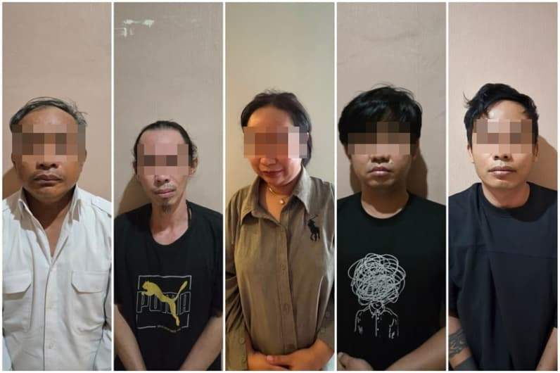Lima tersangka dari jaringan narkotika internasional yang dibongkar Polda Kaltim. (Foto: Ditresnarkoba Polda Kaltim)