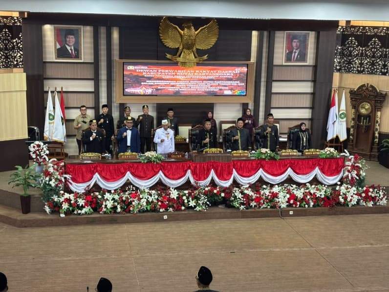 rapat paripurna dalam rangka memperingati Hari Jadi Kota Tenggarong ke-244 (Foto: Aswin/pusaranmedia.com)