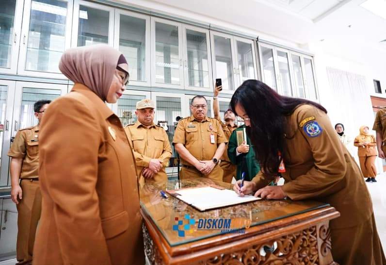 Wali Kota Bontang, Neni Moernieni Saksikan Penandatanganan (Dok:Lutfi Aziz/Pusaranmedia.com).